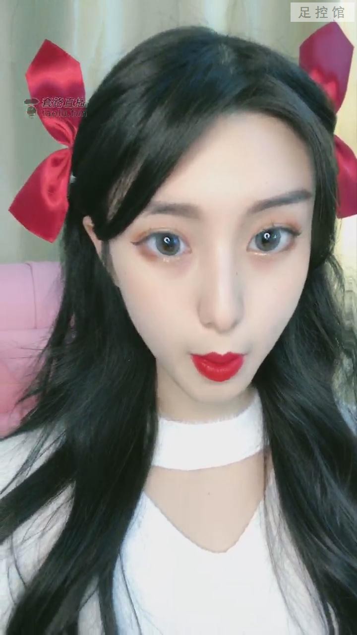 甜美靓丽主播多种鞋子第一视角 (1).jpg